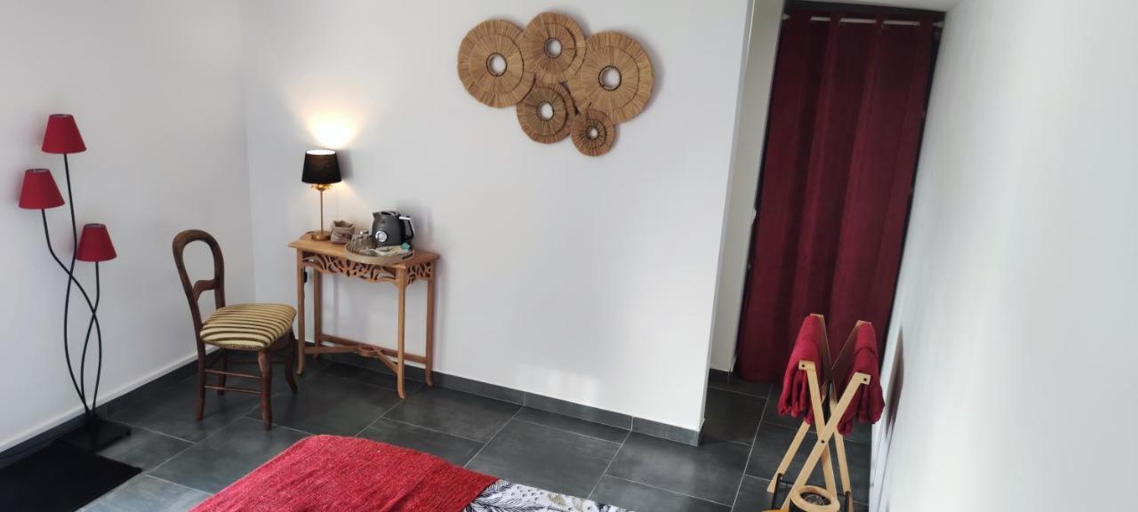 Les Coulirooms Sainte-Anne  Buitenkant foto
