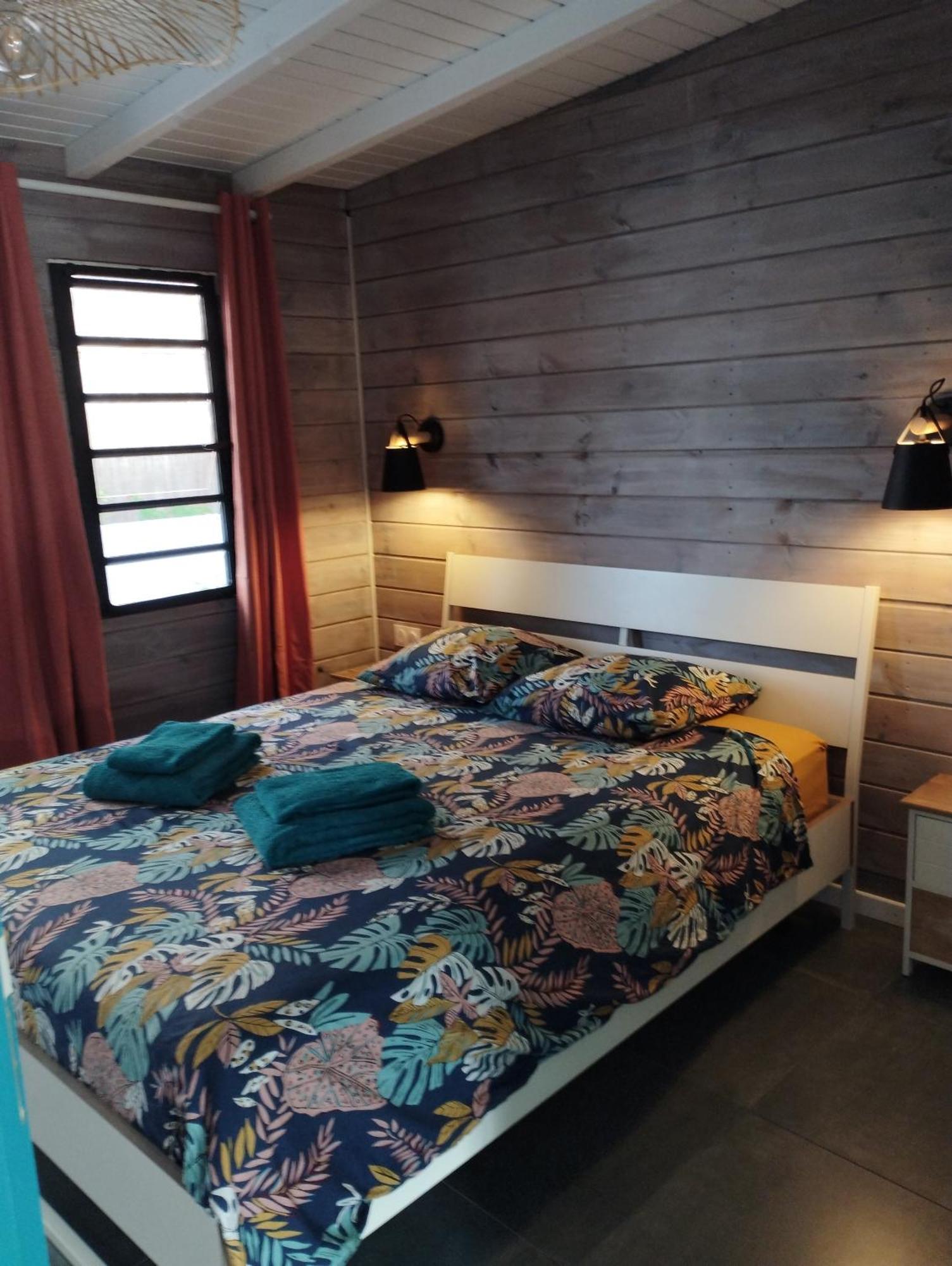 Les Coulirooms Sainte-Anne  Buitenkant foto